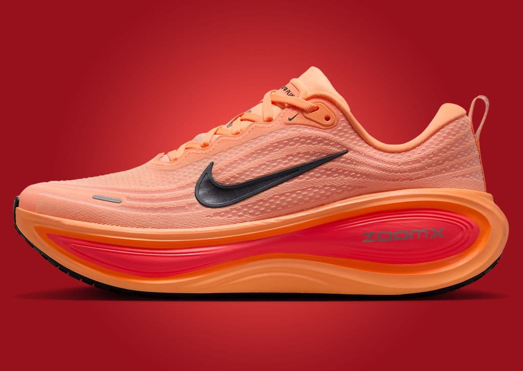 nike-vomero-plus-orange-pulse-lateral-2025